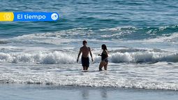 El tiempo en zona central: Calor para disfrutar en las playas, pero precaución por marejadas