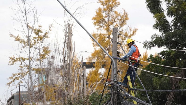 tenia 17 anos y murio electrocutado instalando red de alumbrado  ordenan pagar 80 millones a padres.jpg