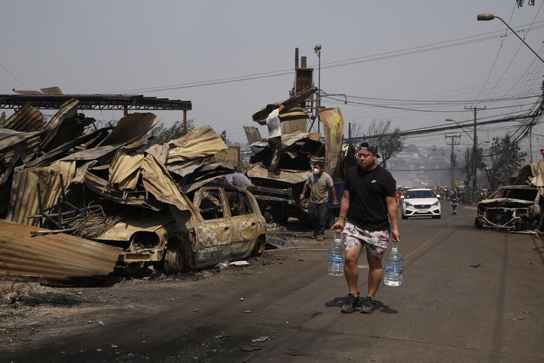 Villa Independencia y Los Almendros sector Achuoalla despues del incendio que afecto en diferentes partes de la Region de Valparaiso..jpg