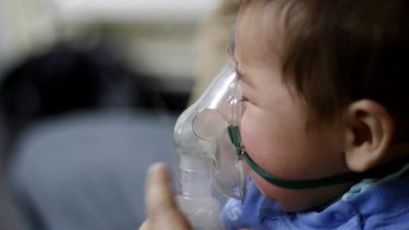 No agrava los casos de influenza: Urgenciólogo explica cómo actúa bacteria asesina