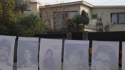 Feministas convocan a reparar baldosa memorial ubicada en ex centro de tortura “Venda Sexy”