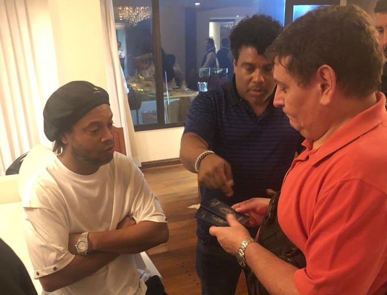ronaldinho pasaporte e1583410099996 1.jpeg