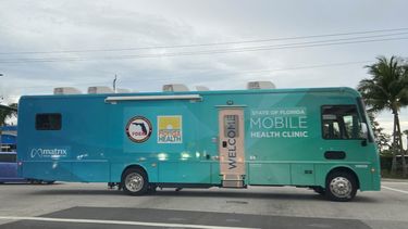Florida rompe nuevamente los récords de casos y hospitalizaciones COVID-19