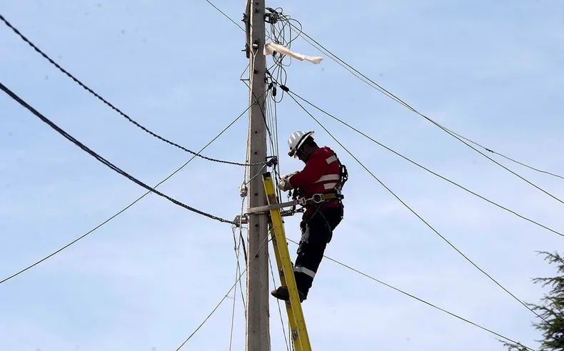 23770 cortes de luz en santiago para este miercoles 8 de octubre.webp