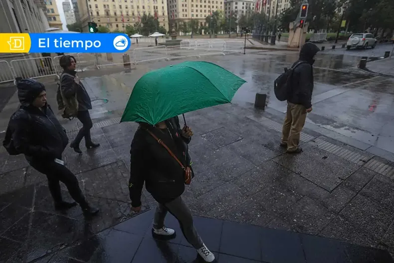 13447 lluvia santiago.webp