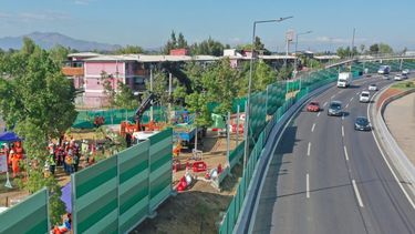 Instalan 16 km de pantallas acústicas: Beneficia a 120 mil vecinos de Autopista Vespucio Sur