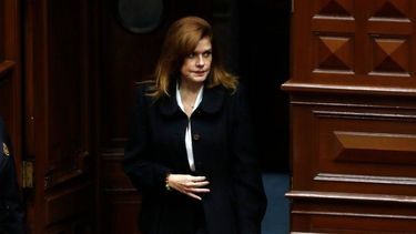Duró menos de 24 horas: Presidenta encargada de Perú, Mercedes Aráoz, renuncia al cargo