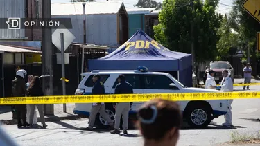 El Desconcierto | 27171 imagen de una escena del crimen con pdi y carabineros.webp