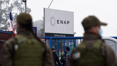 Planta de ENAP en Hualpén es bloqueada por trabajadores: Reclaman por cambio de mantención