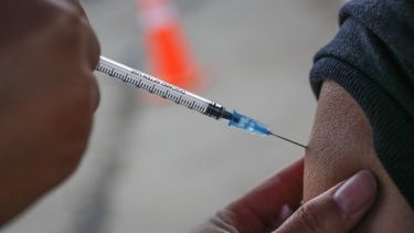Vacuna chilena contra cáncer de piel culminará su primer estudio en hospital público