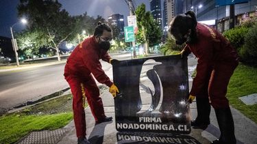 VIDEO| Greenpeace llama a firmar contra Dominga a la espera de alegatos en la Suprema