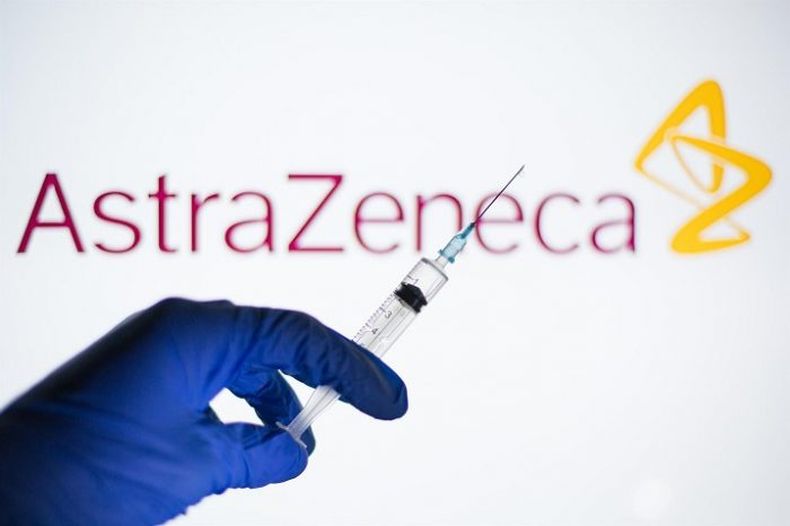 la.vacuna.covid_.de_.astrazeneca 700x466 1.jpg