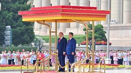 El presidente de Estados Unidos Donald Trump se reunió con su par Xi Jinping en Beijing, abordando temas de relevancia global. - Agencia Xinhua El presidente de Estados Unidos Donald Trump se reunió con su par Xi Jinping en Beijing, abordando temas de relevancia global. - Agencia Xinhua