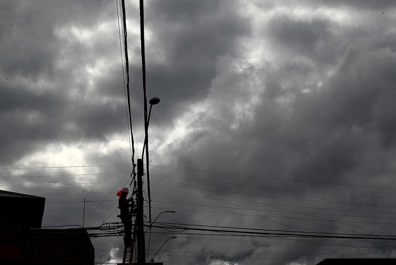 Vuelven los cortes de luz programados por Enel en Santiago - Agencia Uno