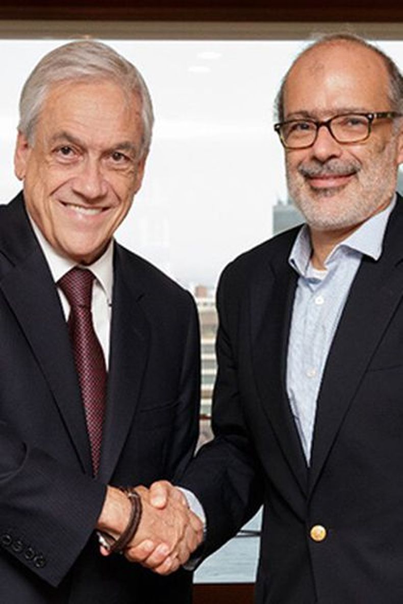 Rodrigo Valdes ex ministro de hacienda de Bachelet y Sebastian Pinera.jpg