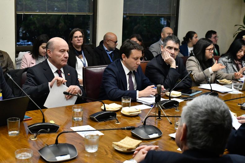 Acuerdo PPD y gobierno por Ley Miscelánea - Agencia Uno