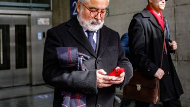 Hoy se abre la Caja de Pandora: Se conocerán las 770 mil páginas con los chats de Luis Hermosilla