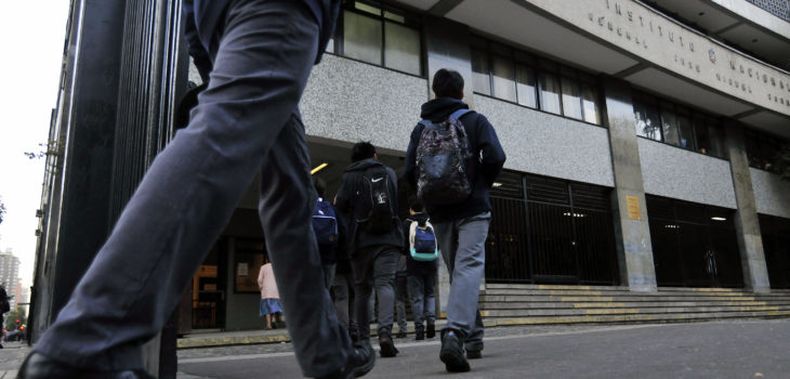 instituto nacional entra en la recta final para decidir su paso a colegio mixto en santiago.jpg