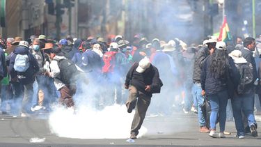 Gente en Bolivia protestando para pedir la renuncia del presidente Paz - Agencia EFE
