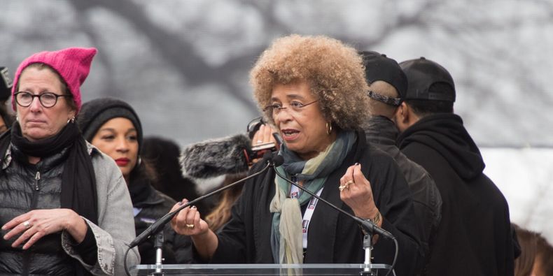 o ANGELA DAVIS facebook.jpg