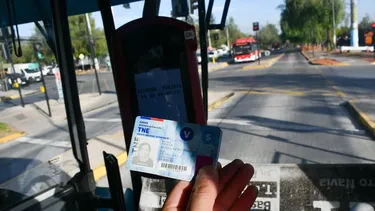 Con código QR y por la app de Red Movilidad: Junaeb estaría preparando cambio en TNE por usos fraudulentos