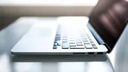 inteligencia artificial y desinformacion: cuatro claves para identificar fake news y evitar contenido enganoso