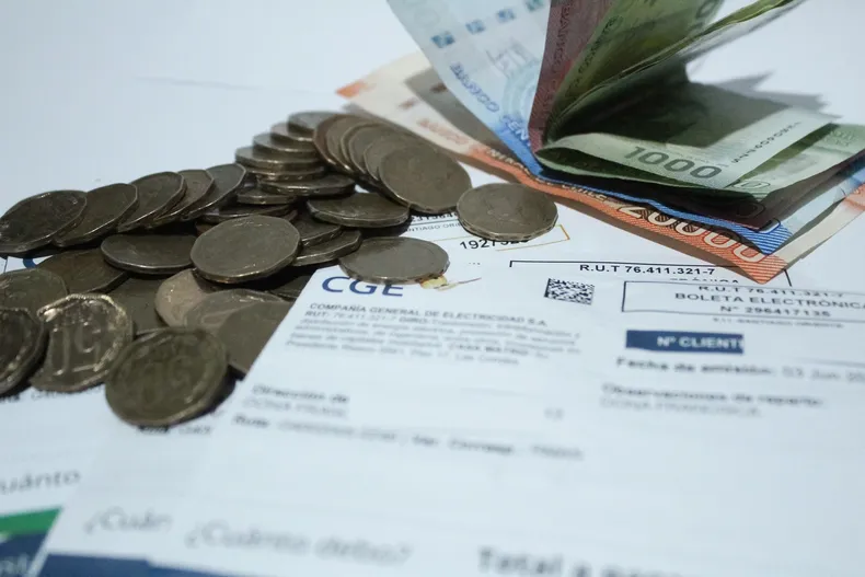 11262 cuenta luz dinero.webp
