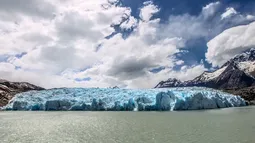 Idea de Javier Milei de permitir la minería muy cerca de milenarios glaciares levanta las alertas en Argentina