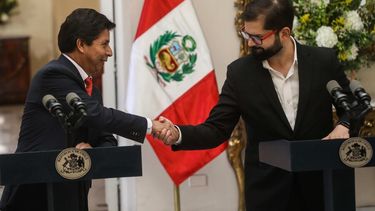 Boric y Castillo quieren llevar la suspendida Cumbre de Alianza del Pacífico a Perú