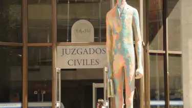 Cayó en un agujero sin señalización en paseo peatonal y sufrió fractura de tobillo: Municipio deberá pagarle $20 millones