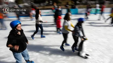 El Desconcierto | 18179 ninos patinando en nieve.webp