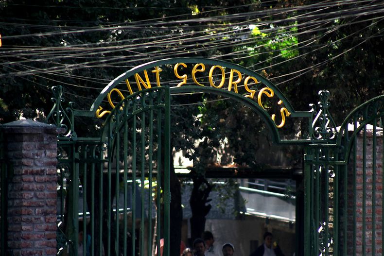 2902 colegio saint george.jpg