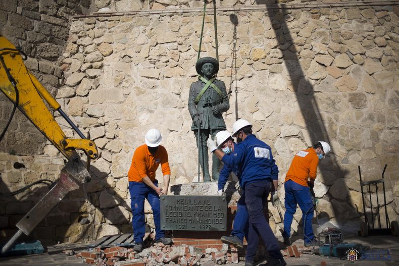Estatua de Francisco Franco.jpeg