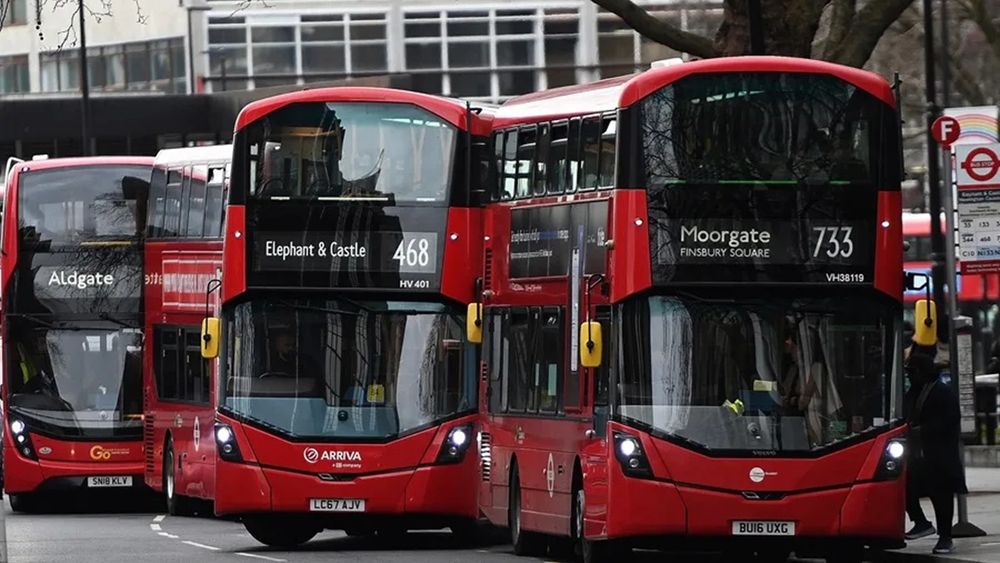 Huelga de choferes de buses rojos de Londres por el calor - Agencia EFE