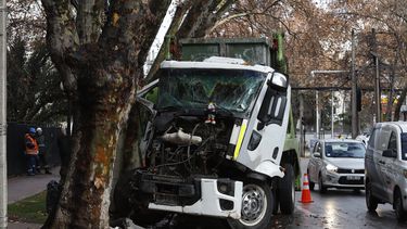 Lluvia en Santiago: Accidentes de tránsito, semáforos apagados y mucha congestión