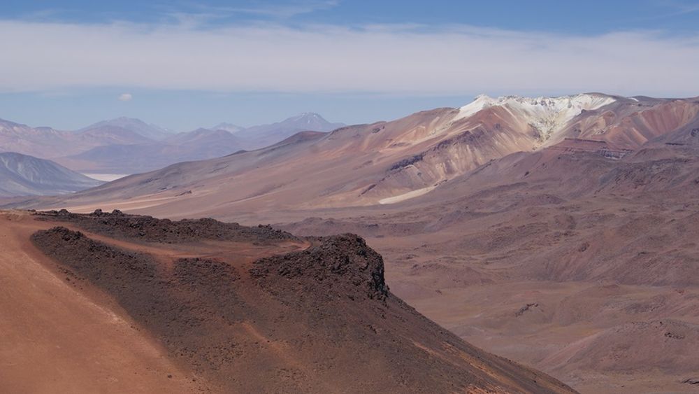 Eligen volcán de hierro de 2 millones de años en Antofagasta como patrimonio geológico mundial