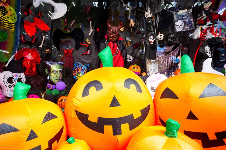 6584 halloween.jpg
