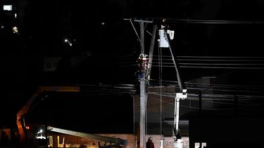 Enel: Más de 300 mil clientes se mantienen sin suministro eléctrico