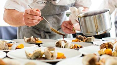 Ñuñoa prepara feria gastronómica internacional gratuita: Ramen, ceviche, cervezas, vinos y música en vivo