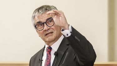 Gobierno queda sorprendido por crecimiento económico en julio pero se mantiene cauto