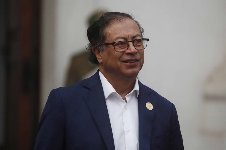 1343 gustavo petro.jpg