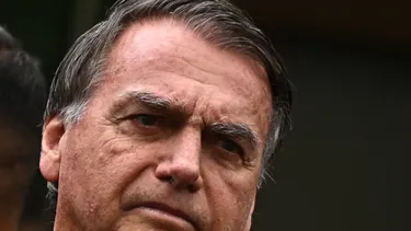 Emergencia médica obliga a Bolsonaro a salir nuevamente de su arresto domiciliario tras condena de 27 años