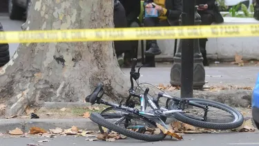 El Desconcierto | bus adelanto a ciclista y lo desestabilizo provocando su caida y una discapacidad del 90 suprema confirmo indemnizacion.webp