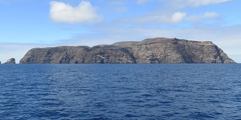 Isla San Ambrosio. Foto: Sergio Elórtegui.