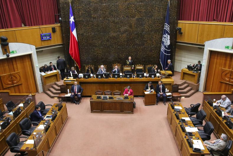 exigencia de mostrar carnet para pasajeros que viajan entre regiones se aprueba en senado.jpg
