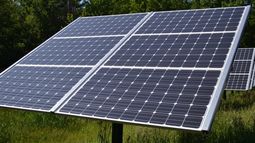 Mega compra de paneles fotovoltaicos: Enel vende 4 plantas del norte por US$556 millones