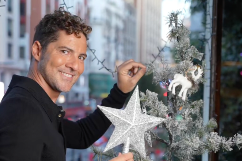 a lo mariah carey  david bisbal cumple sueno y sorprende con nueva cancion navidena.png