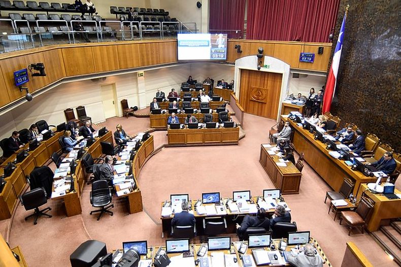 A_UNO_1062075_4017f.jpg