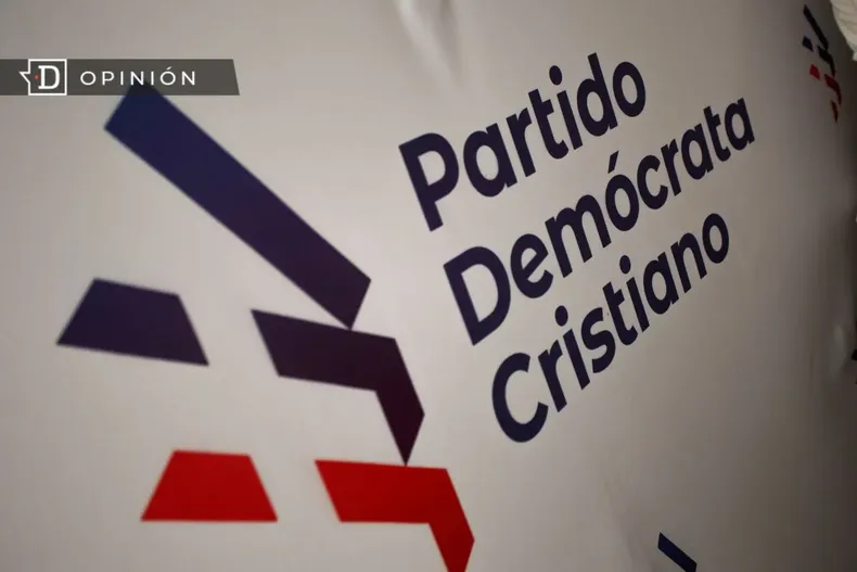 18706 imagen de una pared que dice partido democrata cristiano.webp
