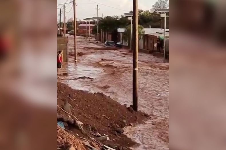 video intensas precipitaciones afectan a san pedro de atacama y dejan casas damnificadas.jpeg